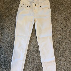 Old navy white rockstar jeans size 6